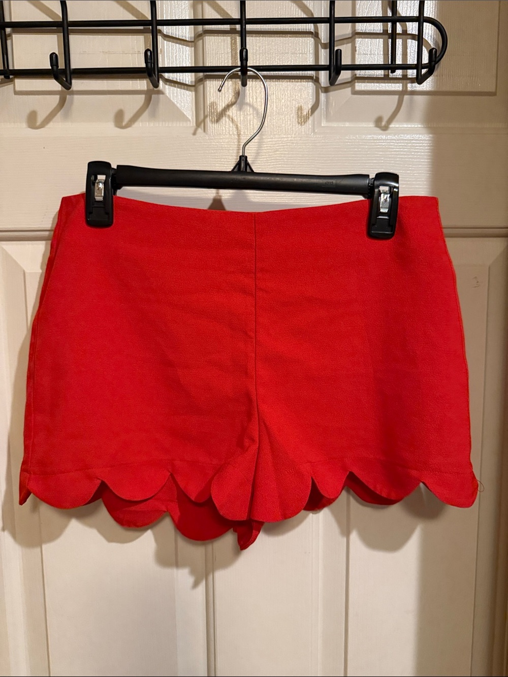 Monteau Red Scallop-Hem High-Waist Shorts
